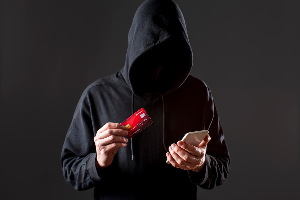 credit-card-hacker-featured